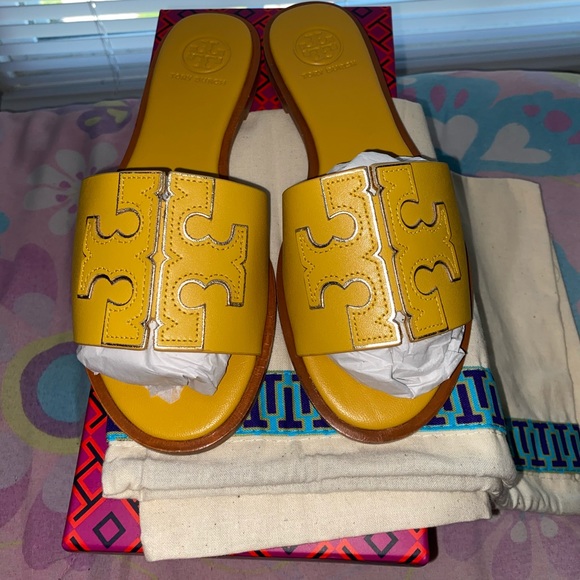 Tory Burch Shoes - *** Brand New *** Tory Burch Ines Slide (Size 5)